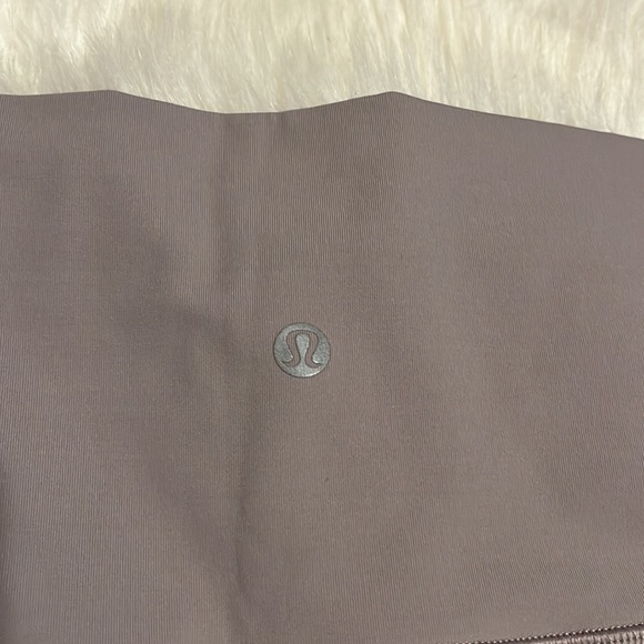 Lululemon Wunder Under Crop II - Picture 8 of 9